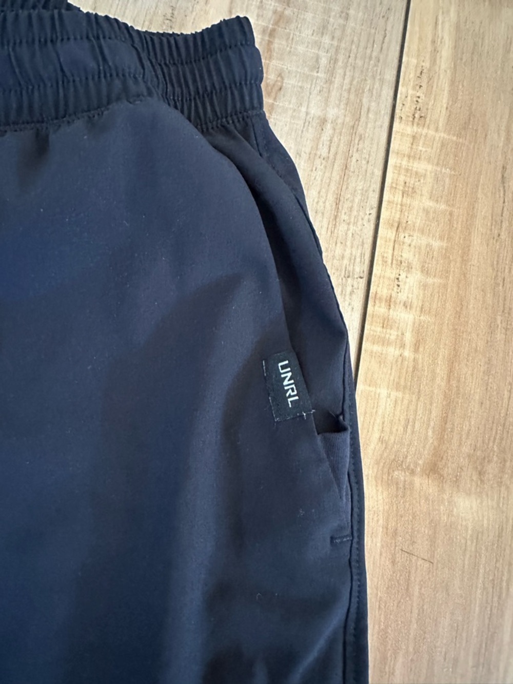 UNRL Men's Black Athletic Drawstring Shorts - Picture 3 of 5